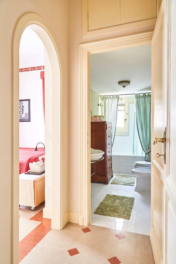 Suite Klimt P.Zza Amedeo Naples Luaran gambar