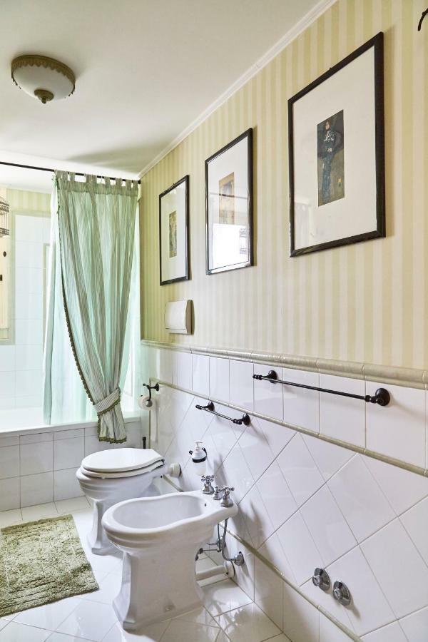 Suite Klimt P.Zza Amedeo Naples Luaran gambar